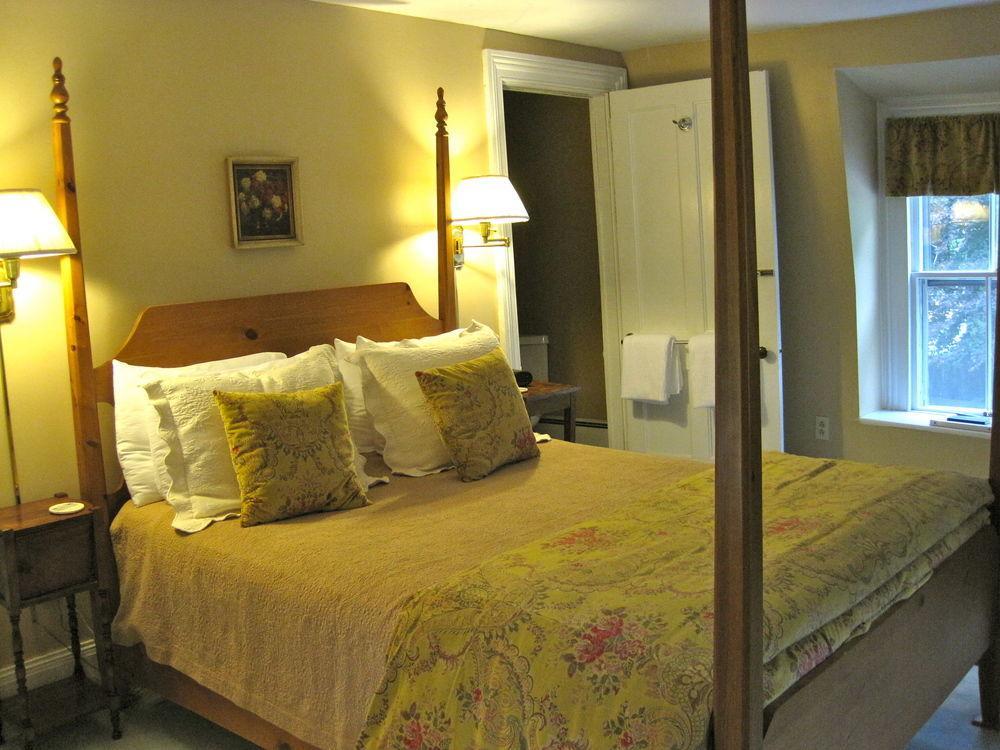 Federal House Inn Лий Екстериор снимка