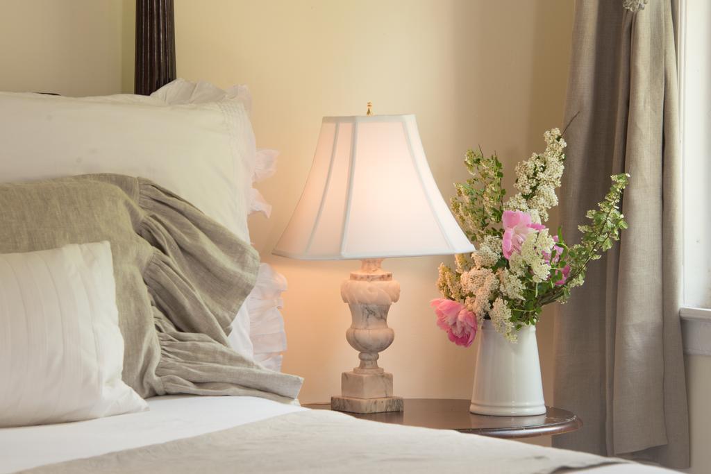 Federal House Inn Лий Екстериор снимка