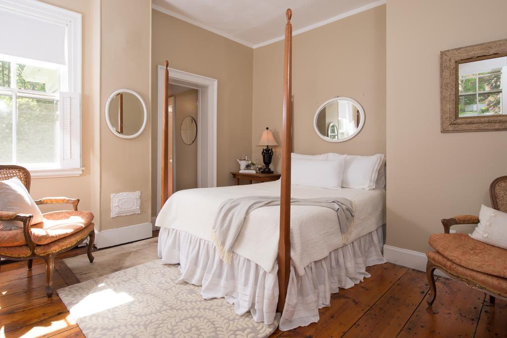 Federal House Inn Лий Екстериор снимка