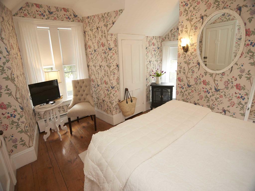 Federal House Inn Лий Екстериор снимка