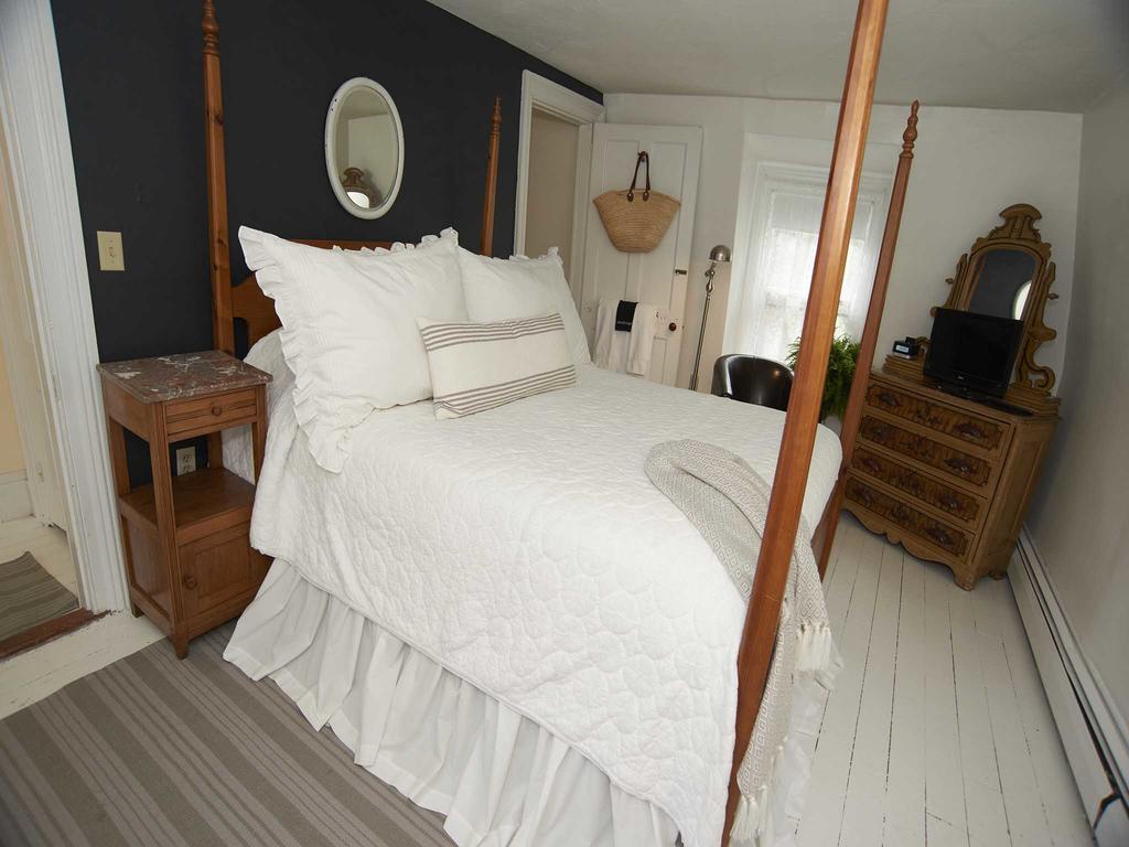 Federal House Inn Лий Екстериор снимка