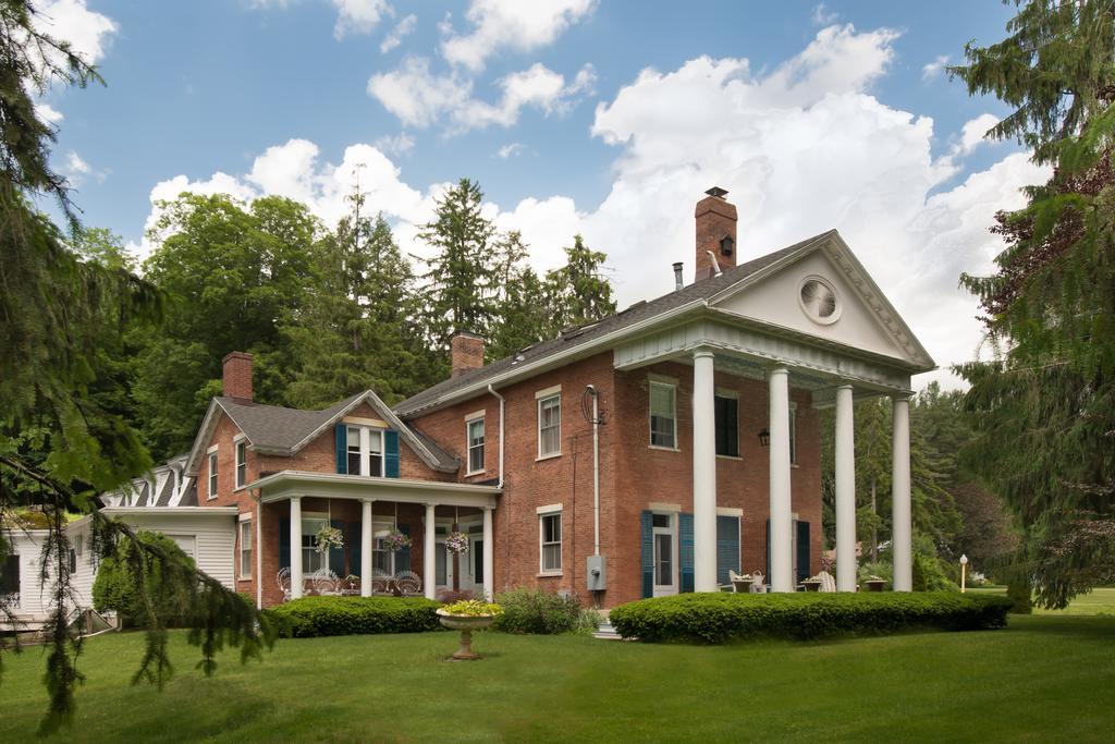 Federal House Inn Лий Екстериор снимка