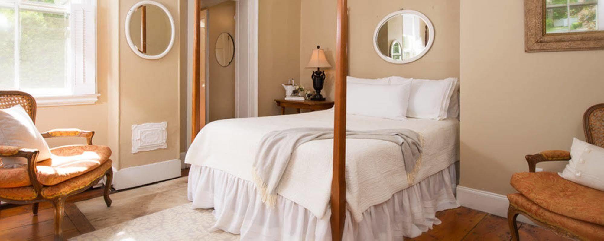 Federal House Inn Лий Екстериор снимка