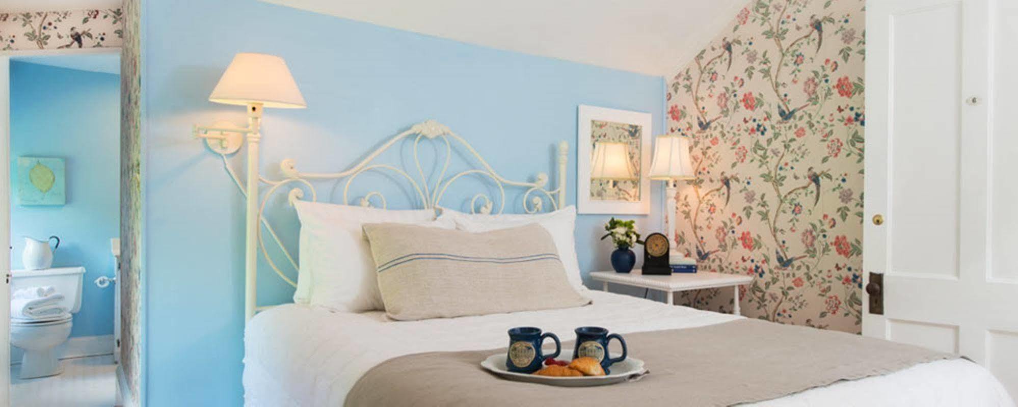 Federal House Inn Лий Екстериор снимка