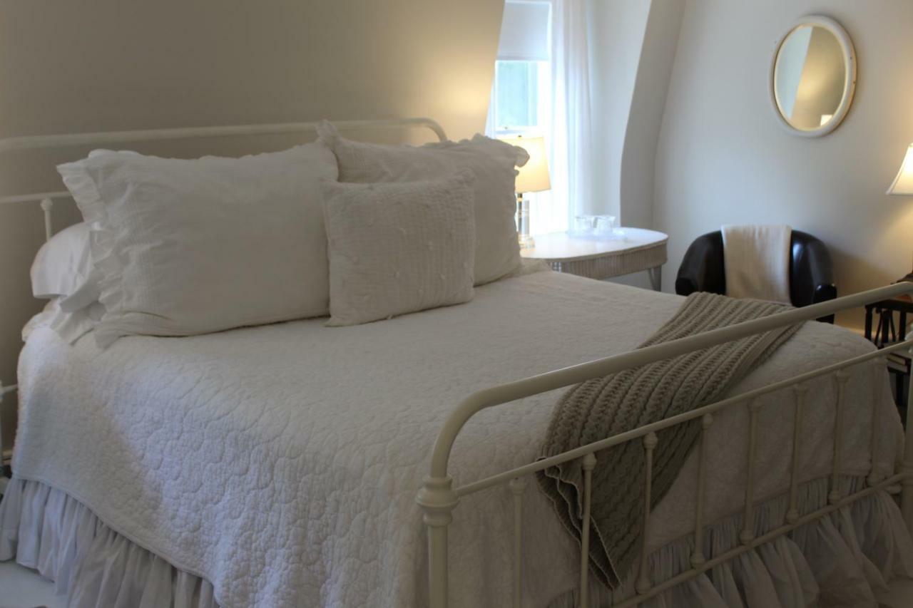 Federal House Inn Лий Екстериор снимка