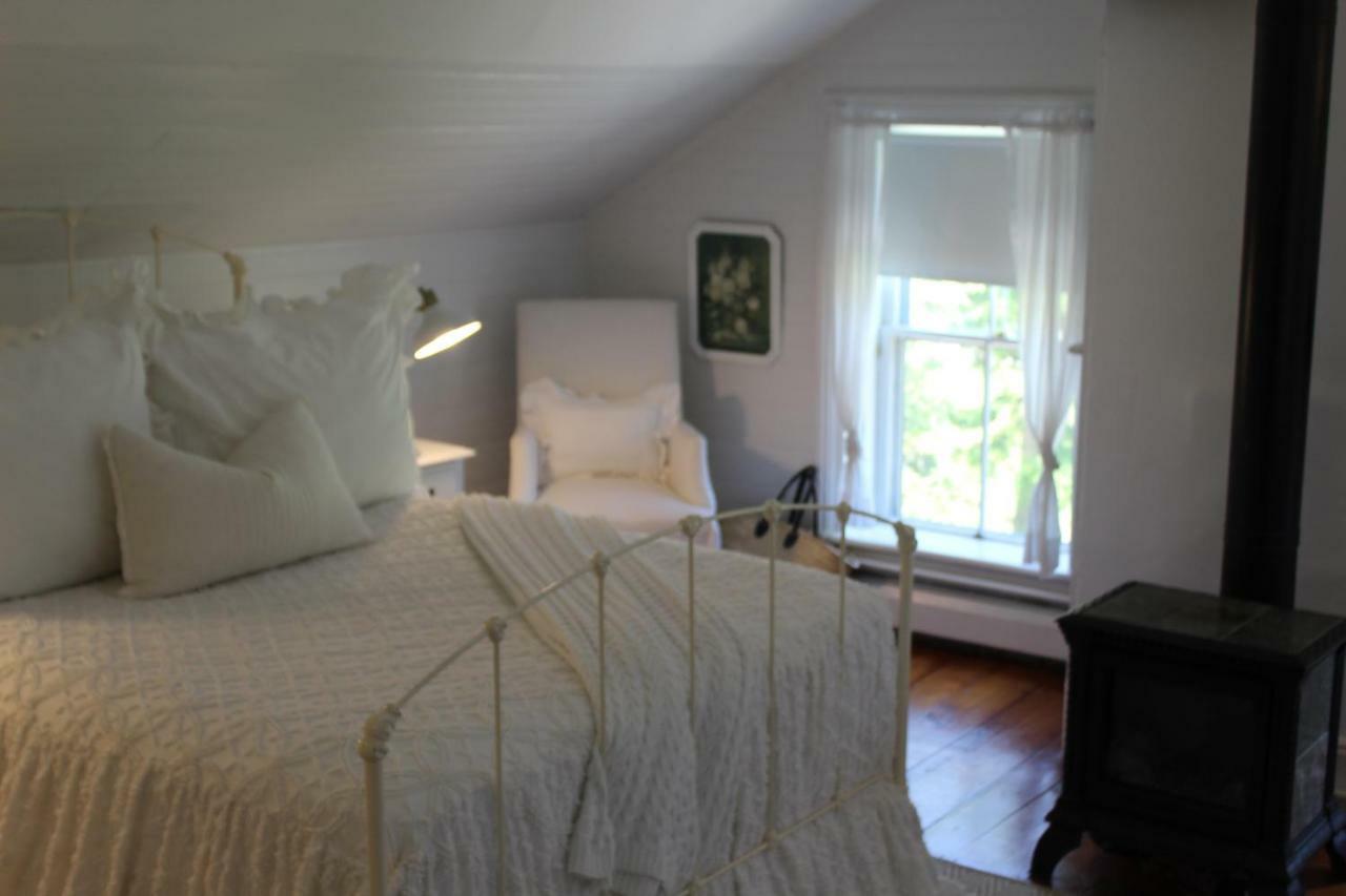 Federal House Inn Лий Екстериор снимка